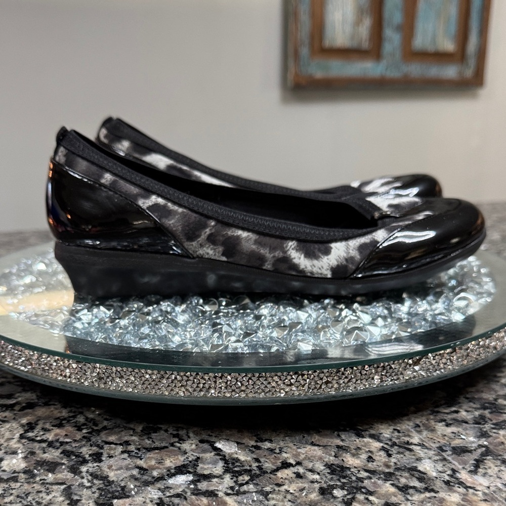 Laura Ashley black cheetah print Women's Flats EUC 7